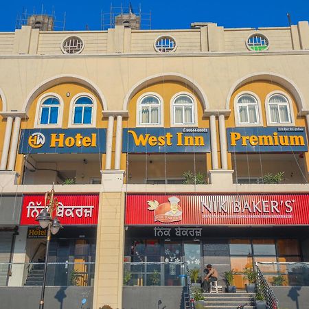 Hotel West Inn Premium Kharar Exteriör bild