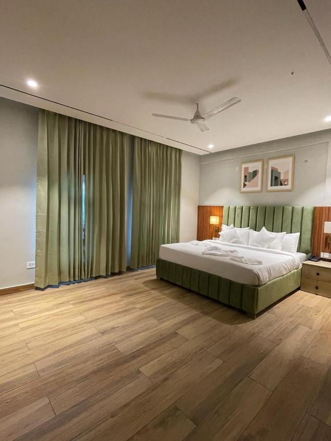 Hotel West Inn Premium Kharar Exteriör bild