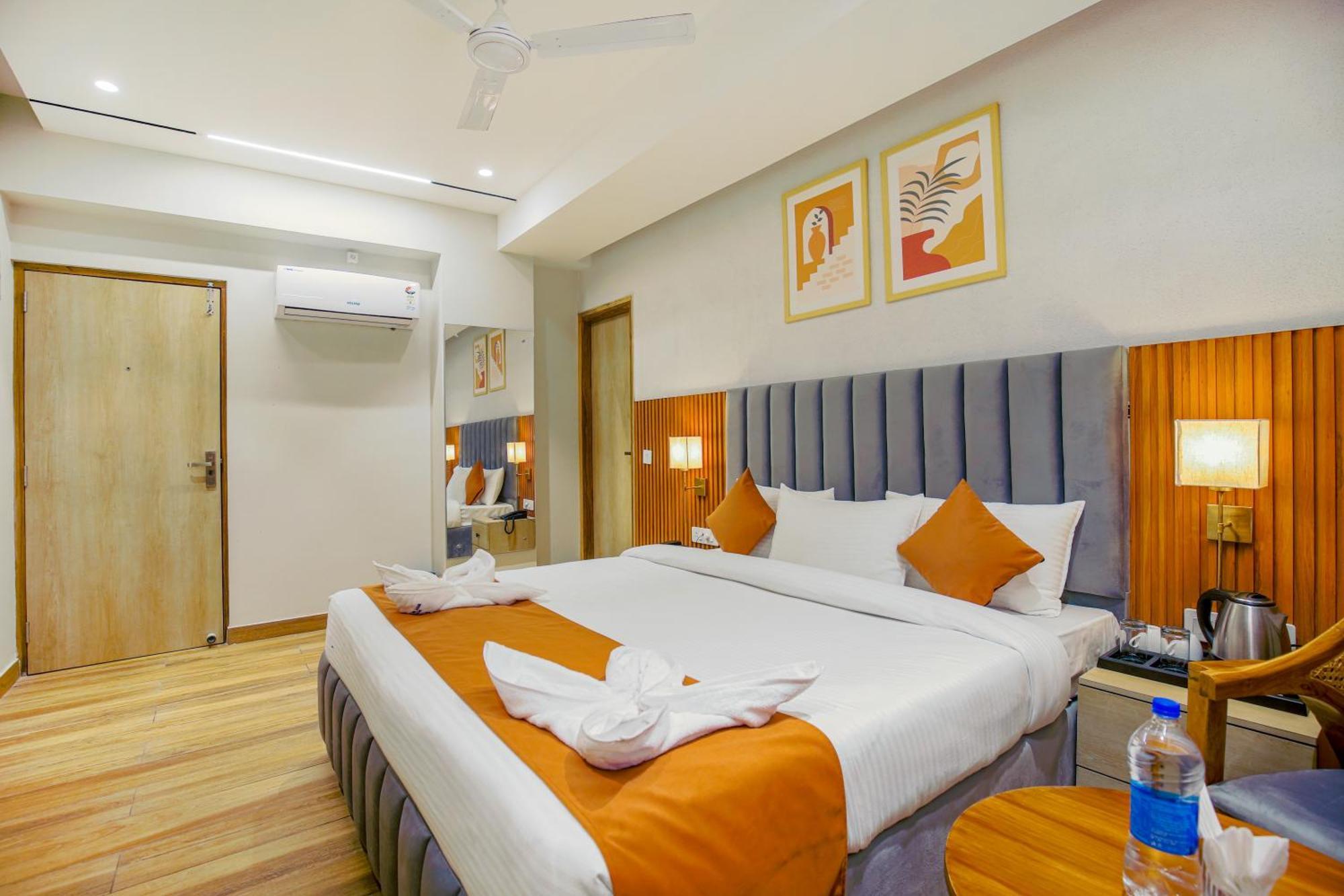 Hotel West Inn Premium Kharar Exteriör bild
