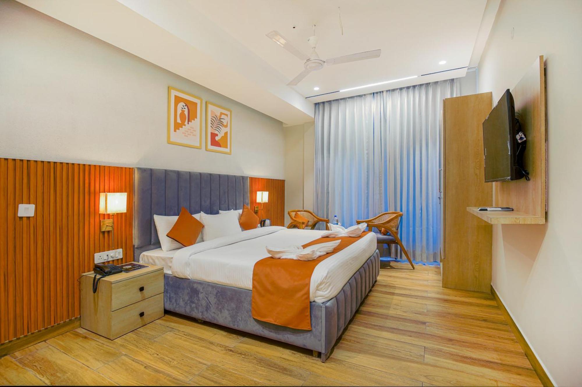 Hotel West Inn Premium Kharar Exteriör bild